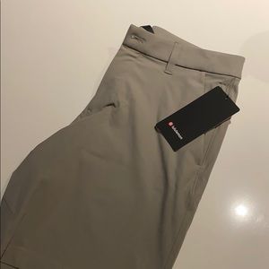 Lulu Lemon Commission Short Classic 9”